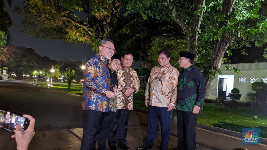 Ketua Umum PAN Zulkifli Hasan, Ketua Umum Partai Golkar Airlangga Hartarto, Ketua Umum Partai Gerindra Prabowo Subianto, Ketua Umum PKB Abdul Muhaimin Iskandar, dan Plt Ketua Umum DPP PPP Muhamad Mardiono (CNBC Indonesia/Emir Yanwardhana)