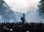 Potret Demo Buruh Dunia, Mobil Dibakar Hingga Berdarah-darah