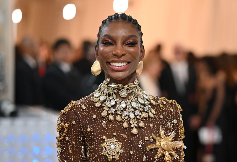 Wes Gordon dan Adut Akech berpose di Met Gala, gala penggalangan dana tahunan yang diadakan untuk kepentingan Metropolitan Museum of Art's Costume Institute dengan tema tahun ini 