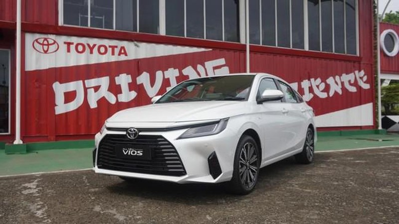 Yaris Ativ atau Vios