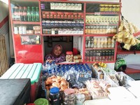 Wanita di Makassar Ini Sekolahkan 12 Anak Berkat Holding UMi