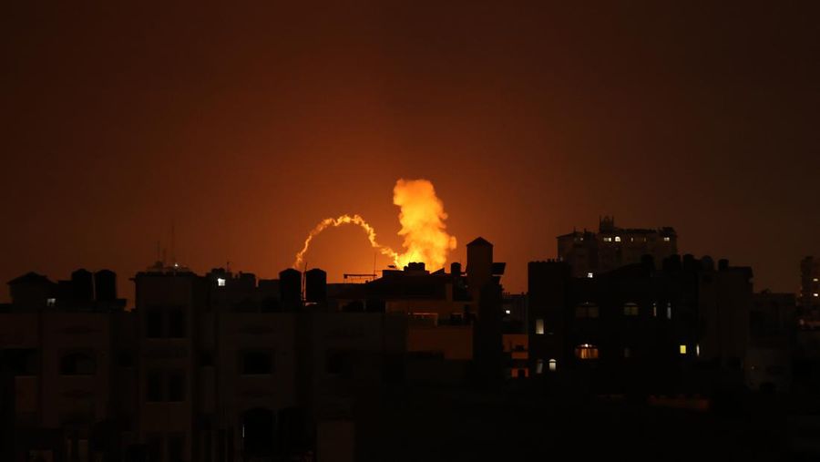 Jet-jet Israel menghantam sasaran di Jalur Gaza, Rabu (3/5/2023) waktu setempat. (Anadolu Agency via Getty Images)