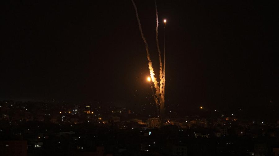 Jet-jet Israel menghantam sasaran di Jalur Gaza, Rabu (3/5/2023) waktu setempat. (Anadolu Agency via Getty Images)