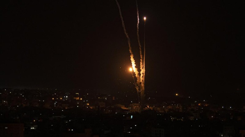 Jet-jet Israel menghantam sasaran di Jalur Gaza, Rabu (3/5/2023) waktu setempat. (Anadolu Agency via Getty Images)