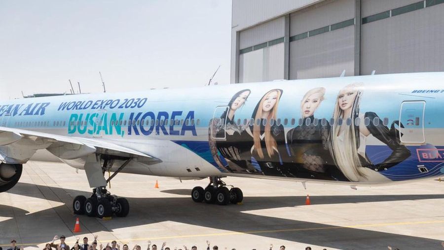 Korean Air meluncurkan pesawat khusus yang didedikasikan untuk mendukung Busan World Expo 2030 Korea selama acara yang diadakan di Bandara Incheon pada hari Rabu. (Instagram @koreanairworld)