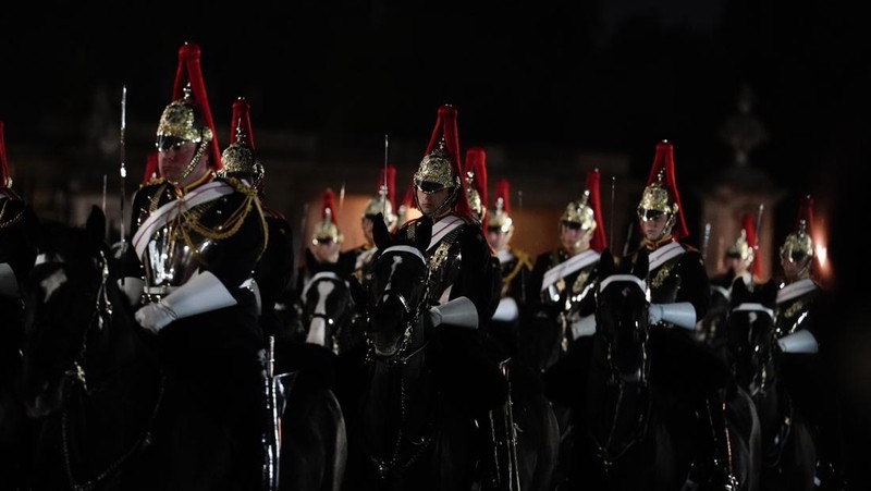 Latihan malam hari di London pusat untuk penobatan Raja Charles III, yang akan berlangsung akhir pekan ini. Tanggal pengambilan gambar: Rabu 3 Mei 2023. (Victoria Jones/PA Images via Getty Images)
