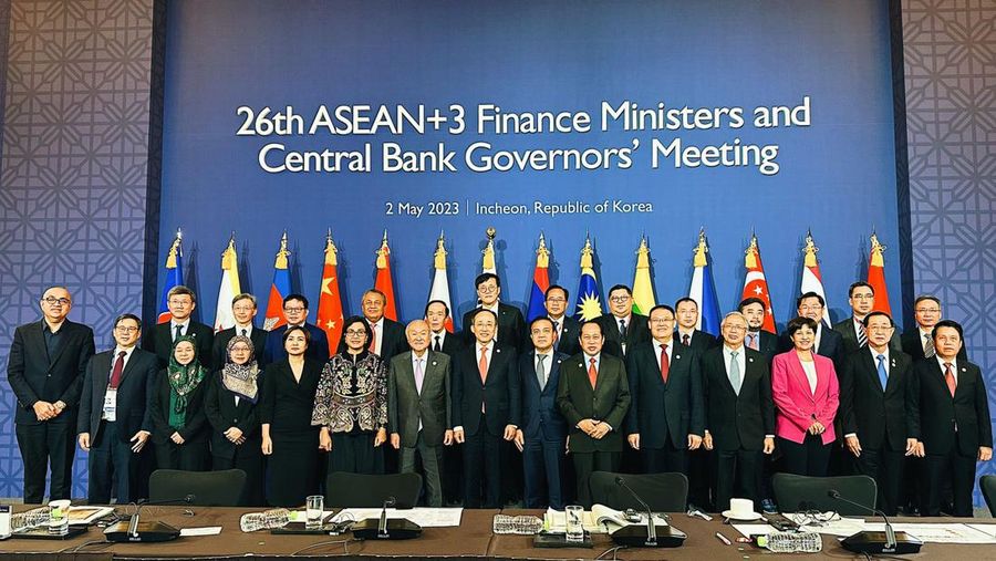 Para Menteri Keuangan dan Gubernur Bank Sentral Negara Anggota ASEAN+3 menegaskan kembali komitmen bersama mereka untuk memperkuat dialog kebijakan mengenai perkembangan terkini dan prospek ekonomi global dan regional, serta respons kebijakan terhadap risiko dan tantangan ke depan. (Dok: Kemenkeu)