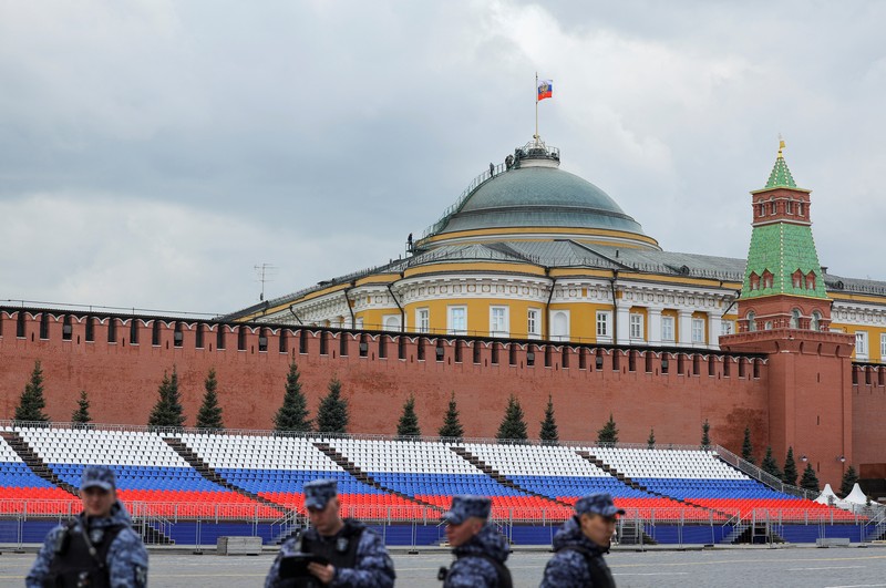 Kediaman Presiden Rusia Vladimir Putin diserang drone. Ini terjadi di Kremlin malam hari antara Selasa dan Rabu (3/5/2023) waktu setempat. (Tangkapan Layar Video Reuters/OSTOROZHNO NOVOSTI)