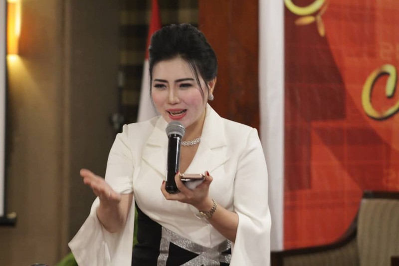 Profil Swita Glorite Supit yang ditetapkan sebagai terpidana kasus pemalsuan polis PT Asuransi Jiwa Sinarmas MSIG (LIFE). (Tangkapan layar instagram @switagloritesupit) Profil Swita Glorite Supit yang ditetapkan sebagai terpidana kasus pemalsuan polis PT Asuransi Jiwa Sinarmas MSIG (LIFE). (Tangkapan layar instagram @switagloritesupit)