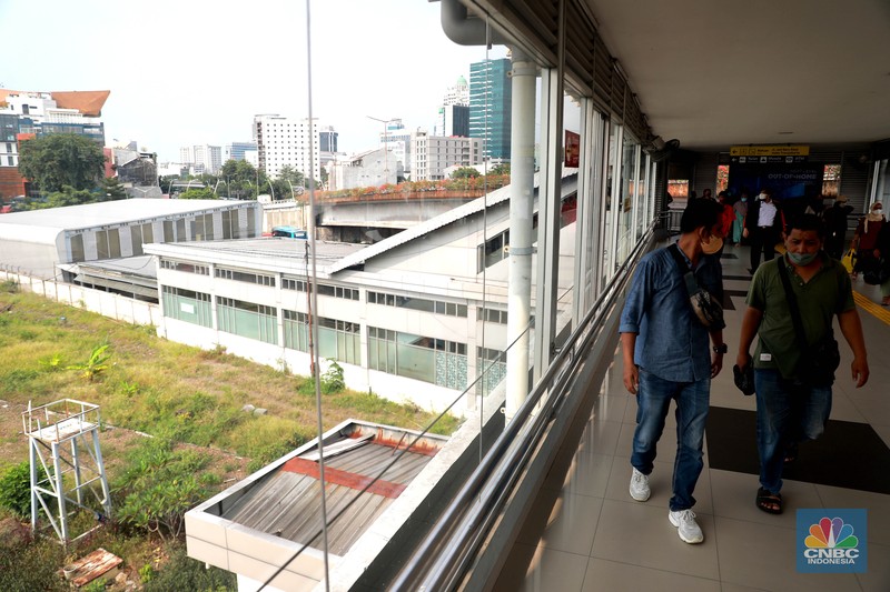 Suasana lahan kosong yang akan menjadi lokasi perluasan Stasiun Tanah Abang, Jakarta Pusat, Rabu (3/5/2023). Suasana lahan kosong yang akan menjadi lokasi perluasan Stasiun Tanah Abang, Jakarta Pusat, Rabu (3/5/2023). CNBC Indonnesia/Muhammad Sabki