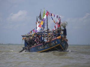 Ada di Jawa Barat, Kenapa Bahasa Sunda Tak Dominan di Indramayu?