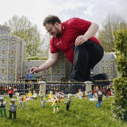 LEGO Bikin Miniatur Kerajaan Jelang Penobatan Raja Charles