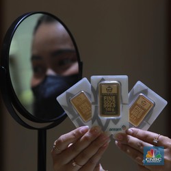 Harga Emas Dunia Pecah Rekor, Emas Antam Ikut Pesta Pora!