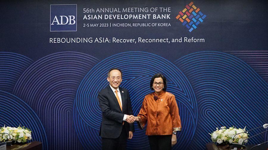 Menteri Keuangan Korea Selatan Choo Kyung-ho melakukan pertemuan bilateral dengan Menteri Keuangan RI Sri Mulyani. (Tangkapan layar instagram @smindrawati)