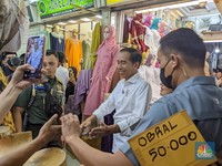 Jokowi ke Pasar Tanah Abang, Beli Baju Koko Harganya Segini