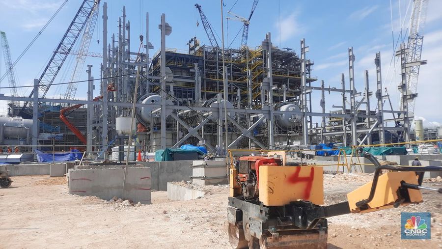 PT Freeport Indonesia (PTFI) saat ini tengah membangun pabrik pengolahan tembaga di Kawasan Industri Java Integrated Industrial & Port Estate (JIIPE), Kecamatan Manyar, Kabupaten Gresik, Jawa Timur. (CNBC Indonesia/Firda Dwi Muliawati