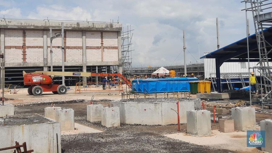 PT Freeport Indonesia (PTFI) saat ini tengah membangun pabrik pengolahan tembaga di Kawasan Industri Java Integrated Industrial & Port Estate (JIIPE), Kecamatan Manyar, Kabupaten Gresik, Jawa Timur. (CNBC Indonesia/Firda Dwi Muliawati