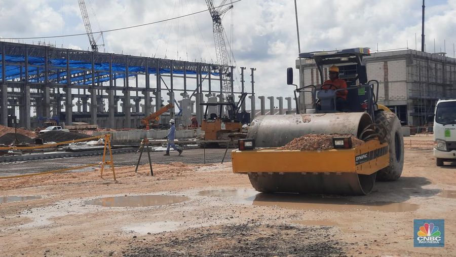 PT Freeport Indonesia (PTFI) saat ini tengah membangun pabrik pengolahan tembaga di Kawasan Industri Java Integrated Industrial & Port Estate (JIIPE), Kecamatan Manyar, Kabupaten Gresik, Jawa Timur. (CNBC Indonesia/Firda Dwi Muliawati
