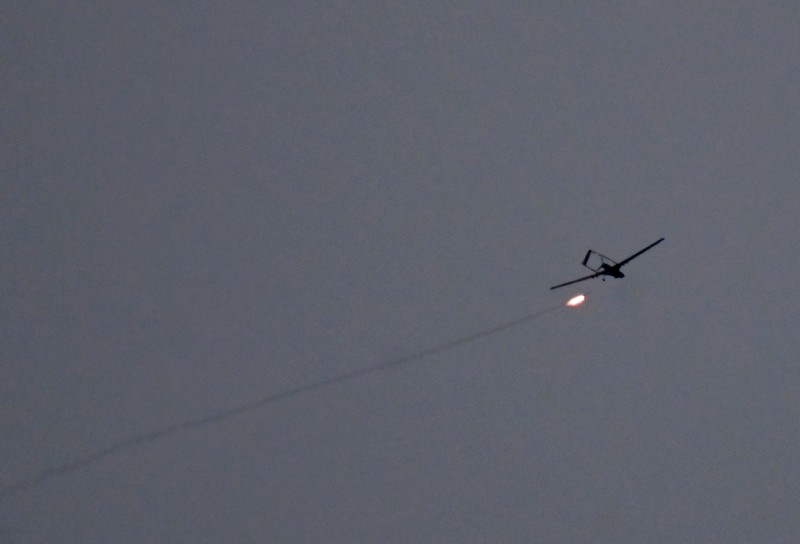 Angkatan Udara Ukraina mengakui menjatuhkan sendiri pesawat tak berawak atau drone di atas wilayah Ibu Kota Kiev. (AFP via Getty Images/SERGEI SUPINSKY) Angkatan Udara Ukraina mengakui menjatuhkan sendiri pesawat tak berawak atau drone di atas wilayah Ibu Kota Kiev. (AFP via Getty Images/SERGEI SUPINSKY)