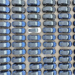 China Mendadak Waswas Harga Mobil Listrik Terlalu Murah, Kok Bisa?