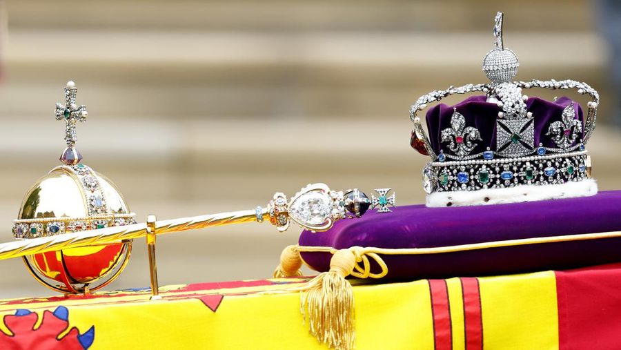 Mahkota kerasjaan Inggris. (Max Mumby/Indigo/Getty Images)