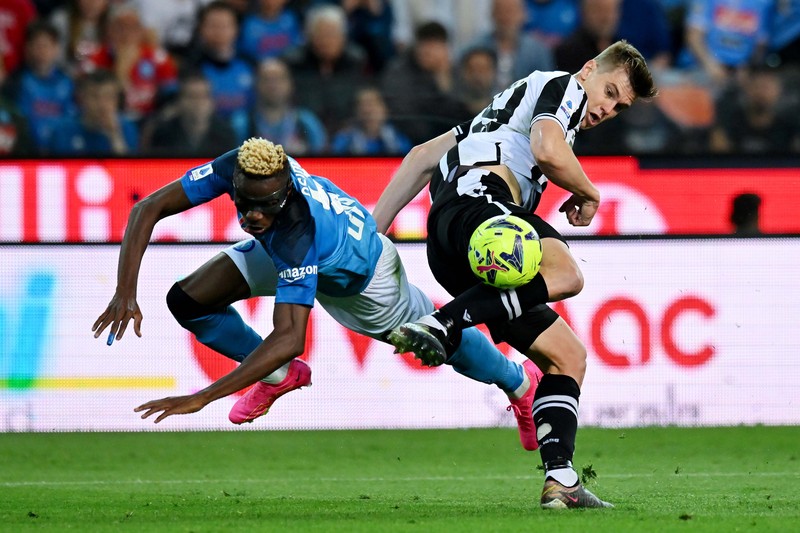 Napoli keluar sebagai juara Liga Italia 2022/2023. Napoli mengunci scudetto usai bermain imbang 1-1 melawan Udinese. (Getty Images/MB Media) Napoli keluar sebagai juara Liga Italia 2022/2023. Napoli mengunci scudetto usai bermain imbang 1-1 melawan Udinese. (Getty Images/MB Media)