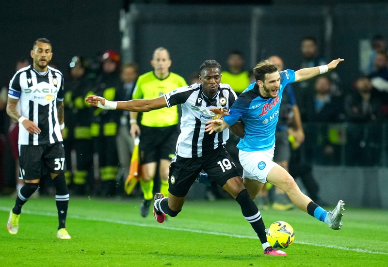 Napoli keluar sebagai juara Liga Italia 2022/2023. Napoli mengunci scudetto usai bermain imbang 1-1 melawan Udinese. (Getty Images/MB Media) Napoli keluar sebagai juara Liga Italia 2022/2023. Napoli mengunci scudetto usai bermain imbang 1-1 melawan Udinese. (Getty Images/MB Media)