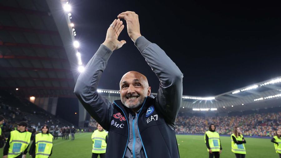 Napoli keluar sebagai juara Liga Italia 2022/2023. Napoli mengunci scudetto usai bermain imbang 1-1 melawan Udinese. (Getty Images/MB Media)