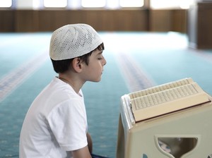 Surah Ar Rahman Ayat 33: Bacaan Lengkap dan Tafsirnya