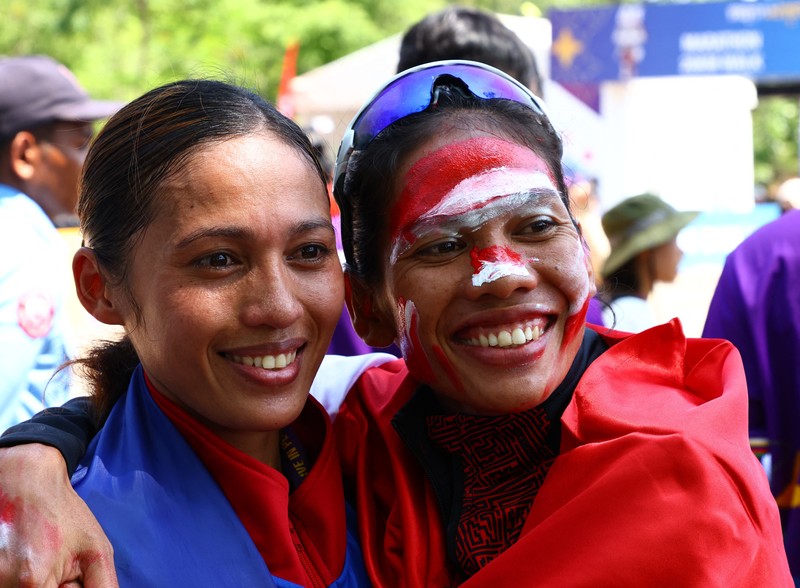Atlet marathon putri Indonesia Odekta Elvina Naibaho usai meraih medali emas dalam SEA Games 2023 di Kamboja, Sabtu (6/5/2023). (REUTERS/Jeremy Lee) Atlet marathon putri Indonesia Odekta Elvina Naibaho usai meraih medali emas dalam SEA Games 2023 di Kamboja, Sabtu (6/5/2023). (REUTERS/Jeremy Lee)