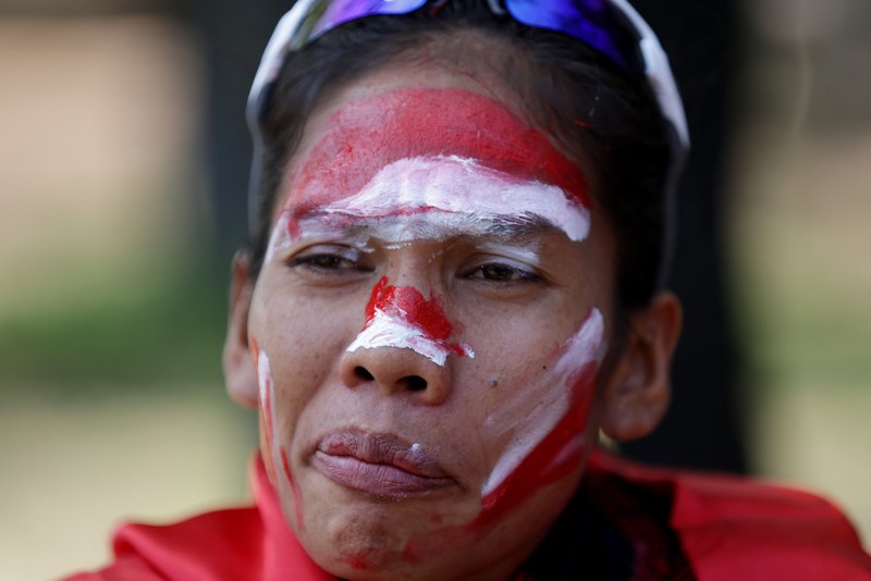 Atlet marathon putri Indonesia Odekta Elvina Naibaho usai meraih medali emas dalam SEA Games 2023 di Kamboja, Sabtu (6/5/2023). (REUTERS/Jeremy Lee) Atlet marathon putri Indonesia Odekta Elvina Naibaho usai meraih medali emas dalam SEA Games 2023 di Kamboja, Sabtu (6/5/2023). (REUTERS/Jeremy Lee)