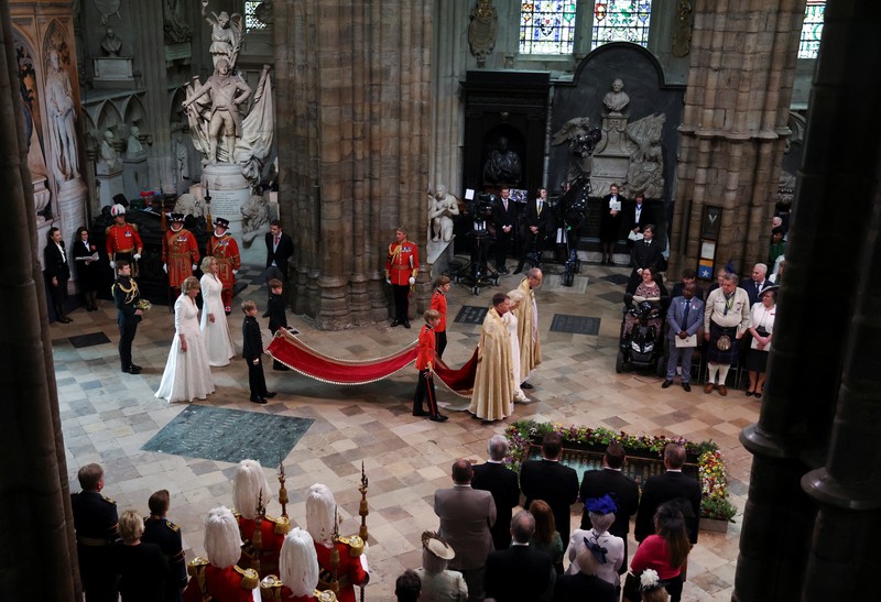 Raja Charles III dan Putri Camilia berada di dalam kereta kuda menjelang penobatan di London, Inggris, Sabtu, (6/5/2023). Raja Charles III dan Putri Camilia berada di dalam kereta kuda menjelang penobatan di London, Inggris, Sabtu, (6/5/2023). (Christopher Furlong/Getty Images)