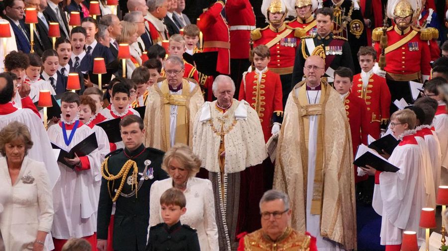 Penobatan Raja Charles III di Westmisnter Abbey, London, Inggris, Sabtu (6/5/2023). (REUTERS)