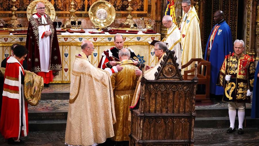 Prosesi penobatan Raja Charles III di Westmisnter Abbey, London, Inggris, Sabtu (6/5/2023). (Getty Images)