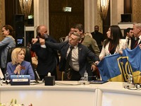 Bikin Heboh! Momen Delegasi Ukraina Tonjok Pejabat Rusia
