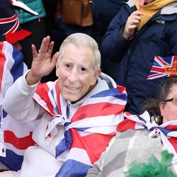 Penduduk Dunia Padati London Saksikan Penobatan Raja Charles