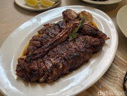 5 Resto Steak Enak Cocok untuk Makan Istimewa Bersama Keluarga 5 Resto Steak Enak Cocok untuk Makan Istimewa Bersama Keluarga
