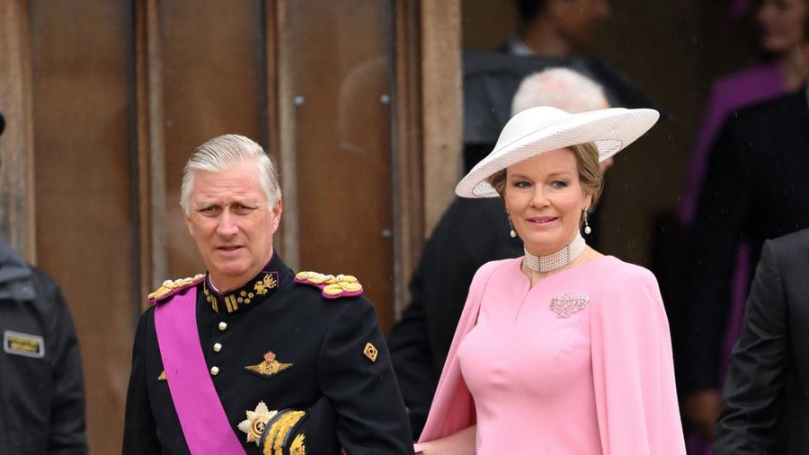 Raja Philippe dari Belgia dan Ratu Mathilde dari Belgia tiba di Westminster Abbey untuk Penobatan Raja Charles III dan Ratu Camilla pada 06 Mei 2023 di London, Inggris. (WireImage/Karwai Tang)