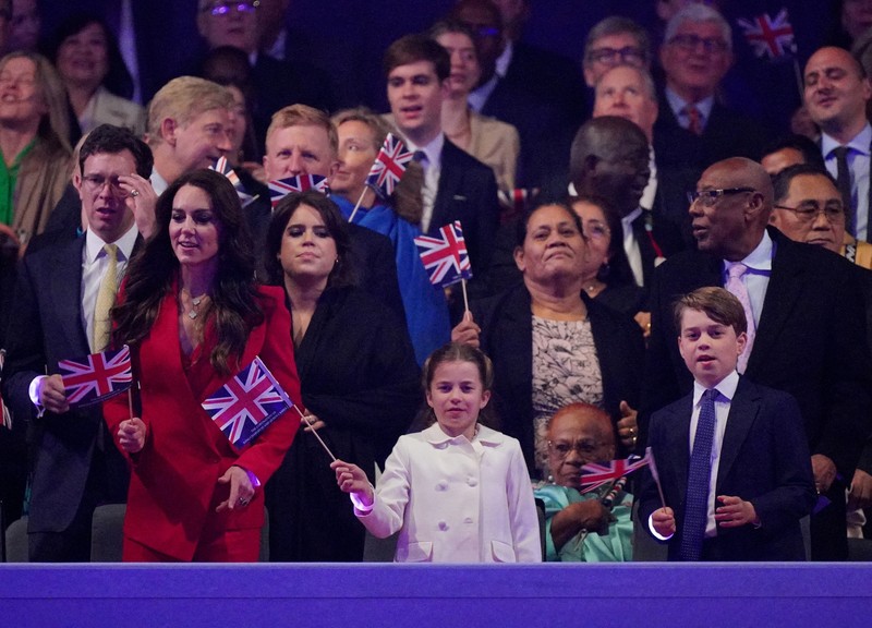 Penyanyi Katty Perry saat tampil memeriahkan konser Penobatan di halaman Kastil Windsor, Berkshire, Inggris, Minggu (7/5/2023) waktu setempat. Penyanyi Katty Perry saat tampil memeriahkan konser Penobatan di halaman Kastil Windsor, Berkshire, Inggris, Minggu (7/5/2023) waktu setempat. (Yui Mok/Pool via REUTERS)