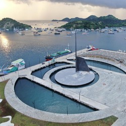 Keren Abis! Penampakan Tugu 'Obelisk' di Labuan Bajo