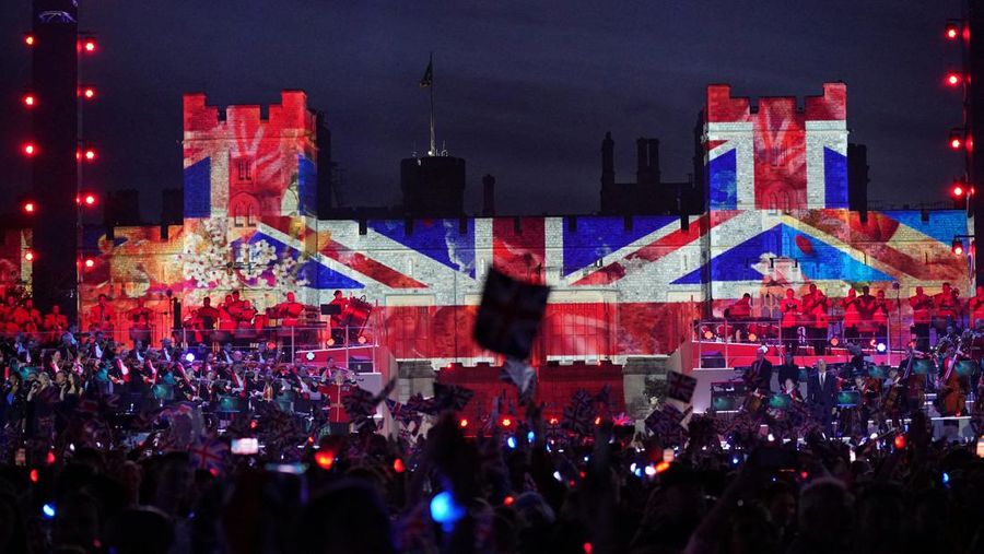 Penyanyi Katty Perry saat tampil memeriahkan konser Penobatan di halaman Kastil Windsor, Berkshire, Inggris, Minggu (7/5/2023) waktu setempat. (Yui Mok/Pool via REUTERS)