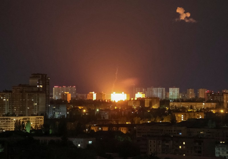 Serangan pesawat tanpa awak milik militer Rusia di Kota Kyiv, Ukraina, Senin (8/5/2023). Serangan pesawat tanpa awak milik militer Rusia di Kota Kyiv, Ukraina, Senin (8/5/2023). (REUTERS/Gleb Garanich)