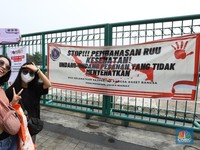 RI Nomor 1, Ini 11 Negara Warganya Paling Positif di Dunia