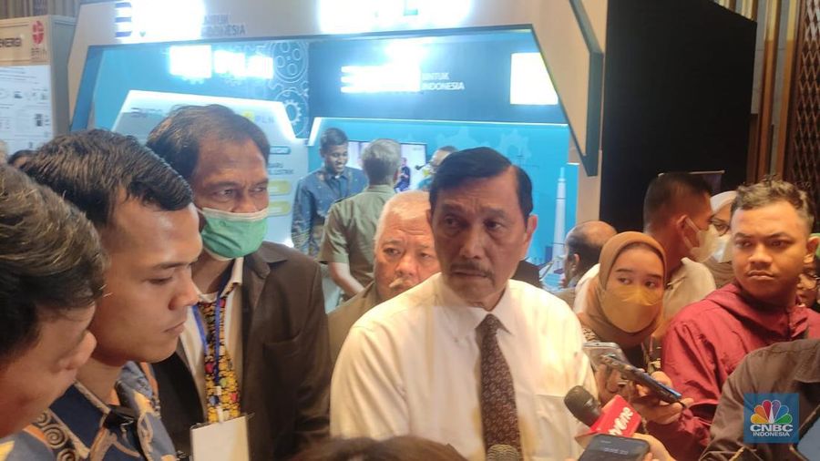 Menko Marves Luhut Binsar Pandjaitan. (CNBC Indonesia/Verda Nano Setiawan)