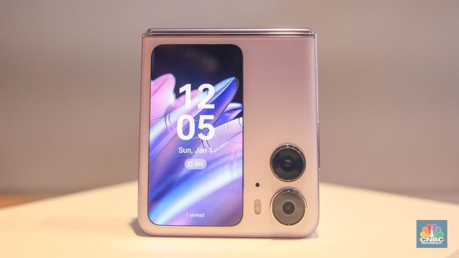 OPPO Find N2 Flip. (CNBC Indonesia/Faisal Rahman)