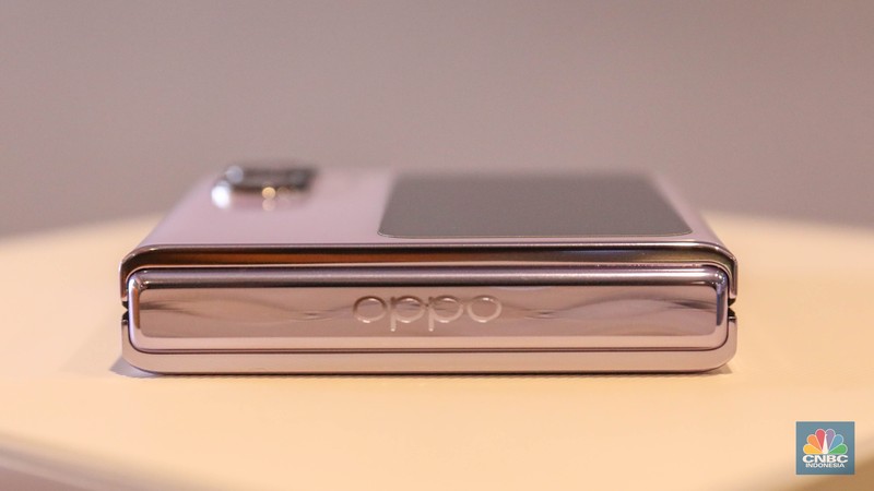 OPPO Find N2 Flip. OPPO Find N2 Flip. (CNBC Indonesia/Faisal Rahman)