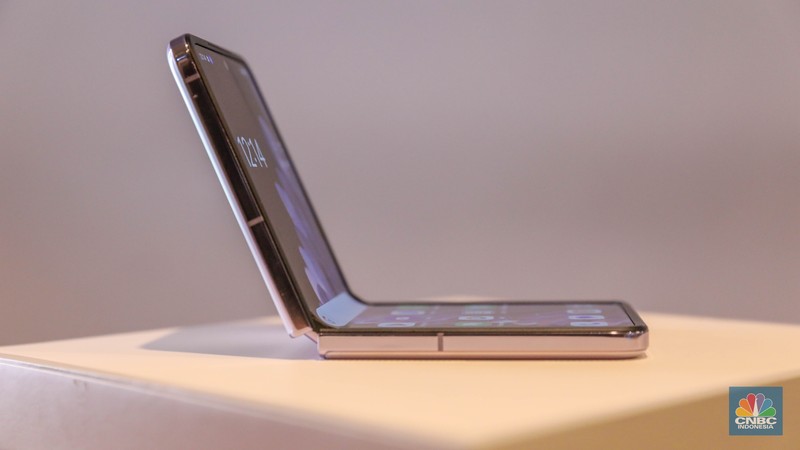 OPPO Find N2 Flip. OPPO Find N2 Flip. (CNBC Indonesia/Faisal Rahman)