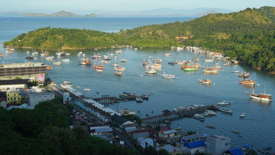 Pelabuhan di Labuan Bajo, Manggarai Barat, Indonesia, pada Sabtu, 29 April 2023. Indonesia dijadwalkan melaporkan produk domestik bruto kuartal pertama pada 5 Mei. (Dimas Ardian/Bloomberg via Getty Images)