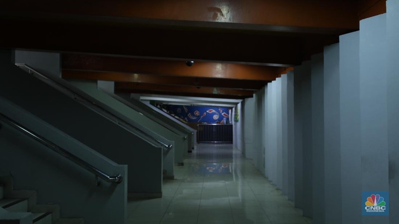 Suasana terminal Blok M, Jakarta, Selasa (9/5/2023). (CNBC Indonesia/Tri Susilo)