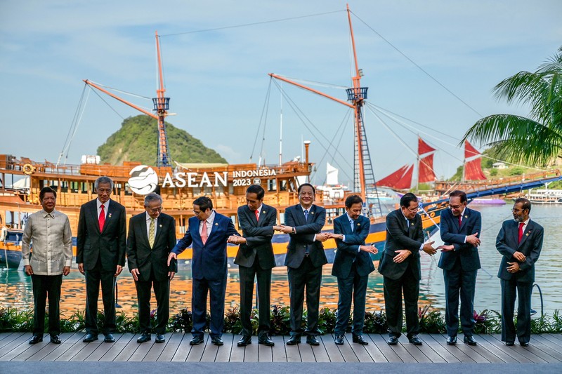Presiden RI Joko Widodo saat membuka KTT ASEAN ke-42 di Labuan Bajo, Provinsi Nusa Tenggara Timur, Indonesia, Rabu (10/5/2023). Presiden RI Joko Widodo saat membuka KTT ASEAN ke-42 di Labuan Bajo, Provinsi Nusa Tenggara Timur, Indonesia, Rabu (10/5/2023). (Achmad Ibrahim/Pool via REUTERS)